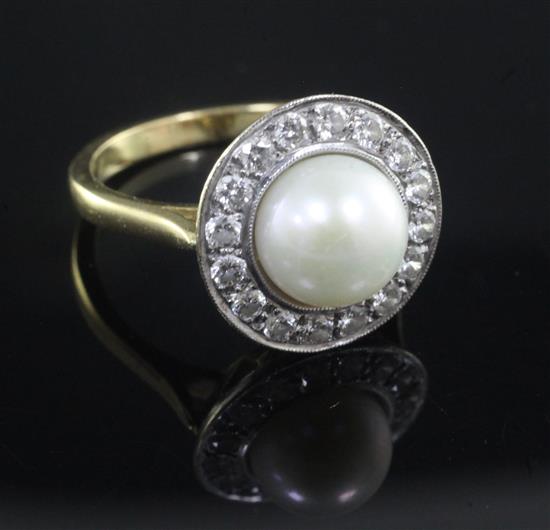 An 18ct gold mabe pearl and diamond cluster circular dress ring, size M.